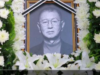 전유성 발인식에 후배들 몰리자 팬들 눈물 흘림
