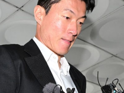 황의조 경기 출전에 팬들 분노