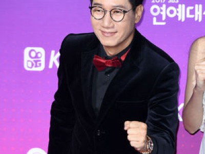 지석진 모친상으로 빈소 지키고 있어