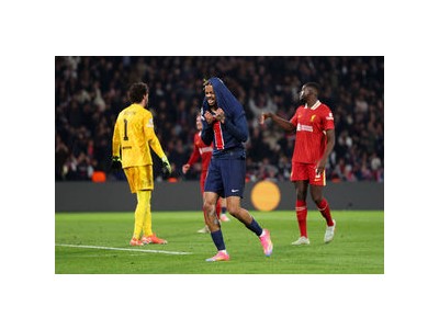 PSG 리버풀에 1-2로 패배하며 우승 가능성 경고